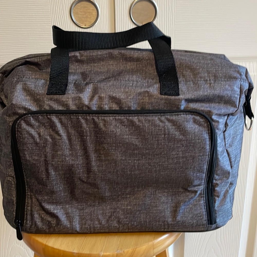 Thirty-one NWOT multipurpose lined travel bag with cooler pocket